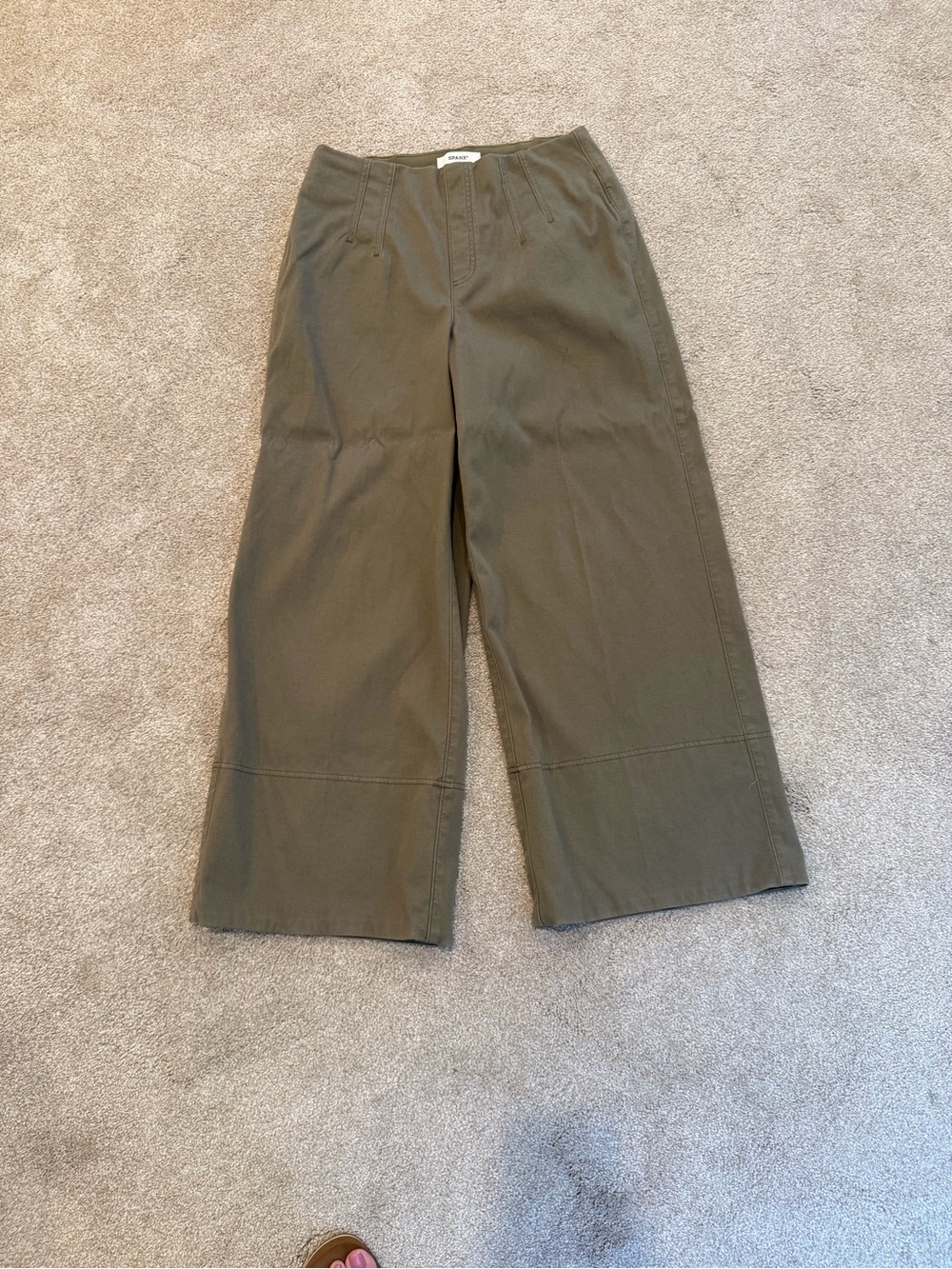 Wide-Leg Spanx Pants in Olive Green
